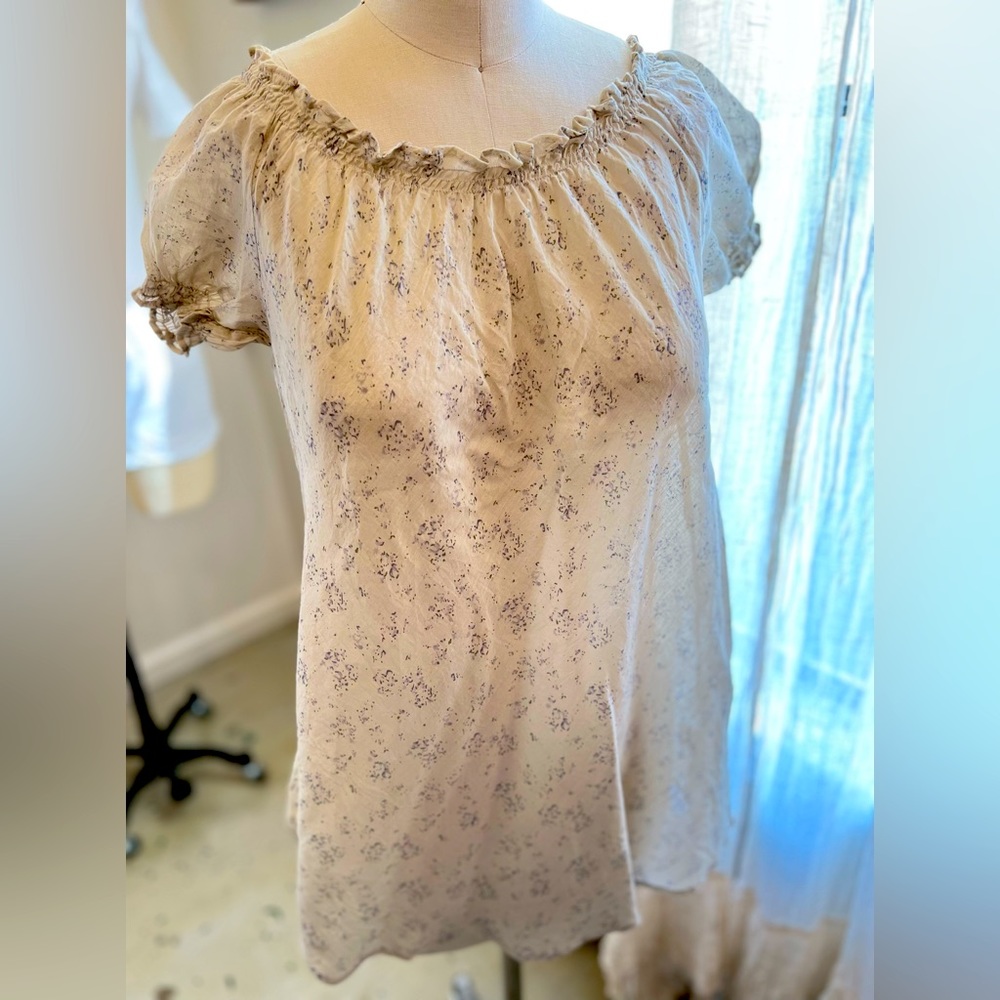 Beautiful flowing tunic stule top